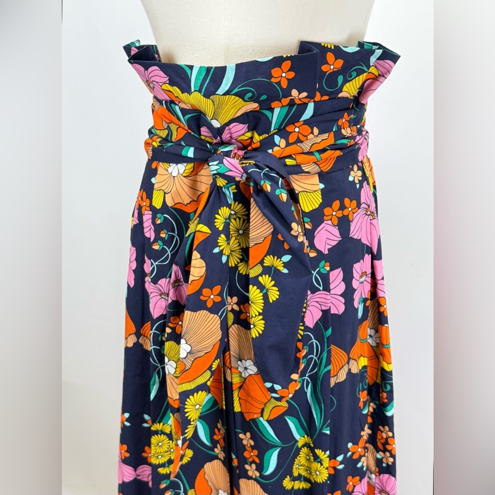 COREY LYNN CALTER Navy with bright floral pattern pleated A line skirt size M - Picture 2 of 12